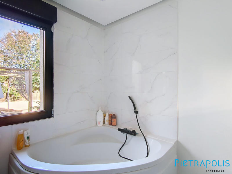 Villa - 137 m² - 4 pièces