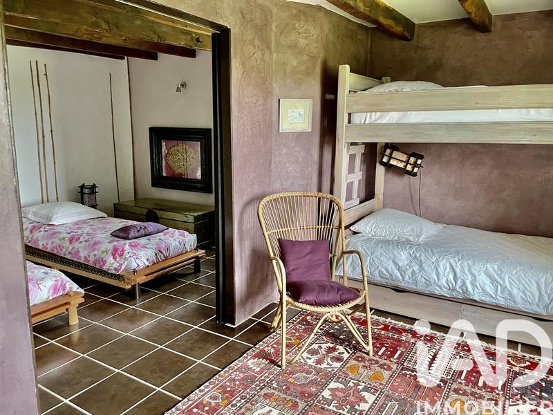 Maison - 470 m² - 11 pièces