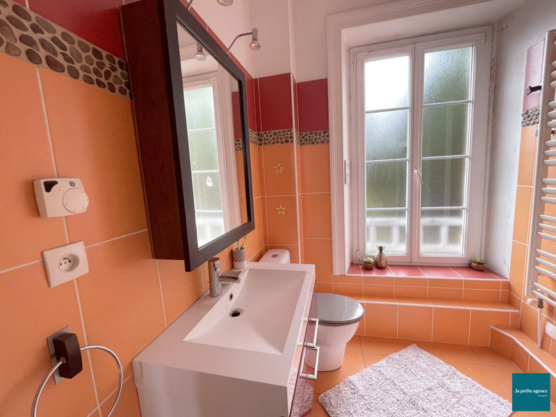 Maison - 224 m² - 8 pièces