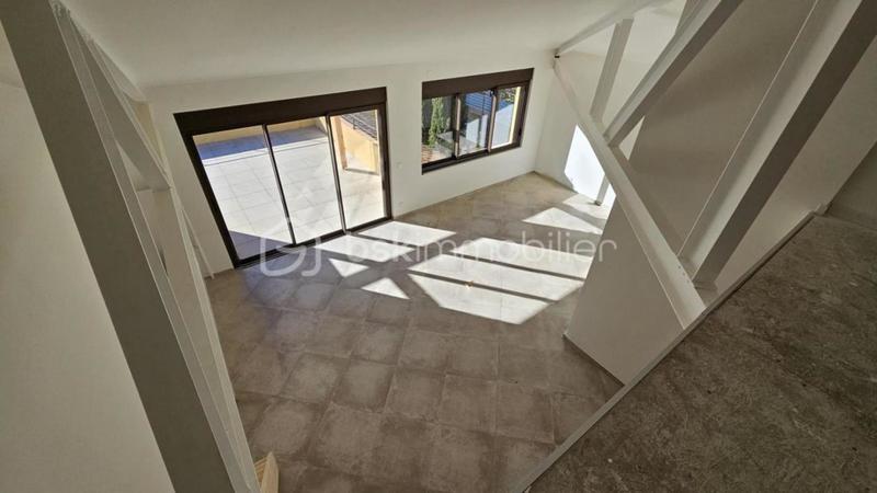 Appartement - 79 m² - 3 pièces