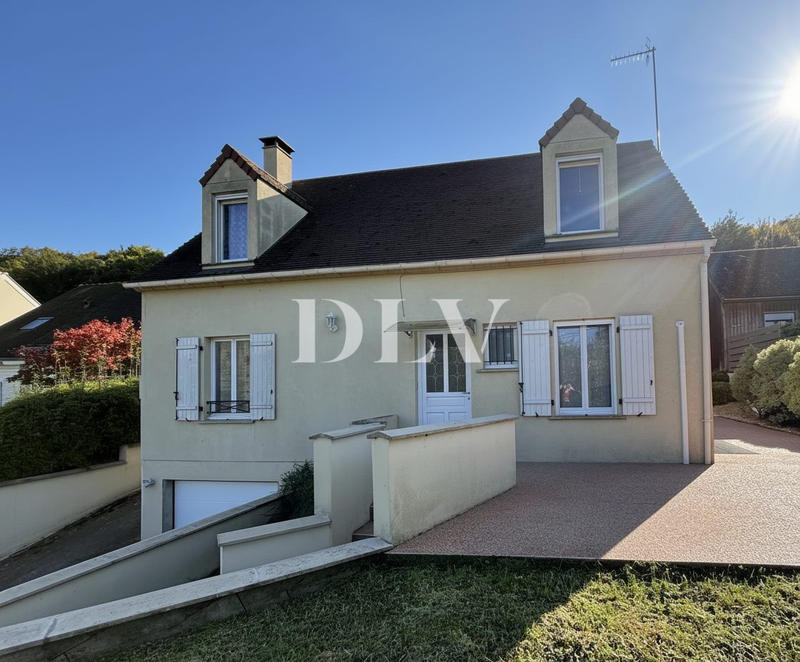 Maison traditionnelle - 110 m² - 5 pièces