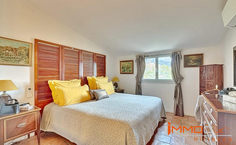 Maison - 197 m² - 6 pièces