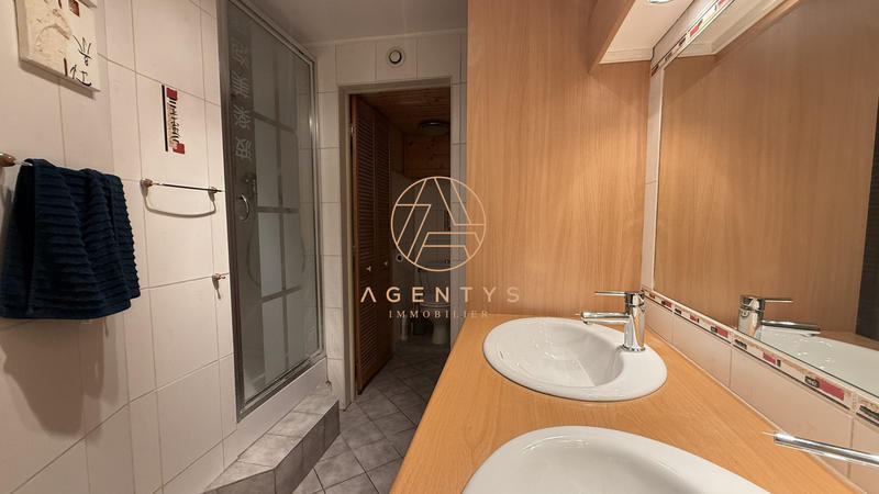 Maison - 157 m² - 8 pièces