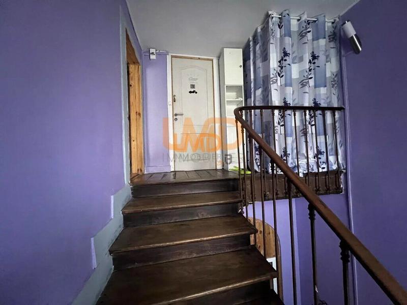 Propriété - 245 m² - 9 pièces