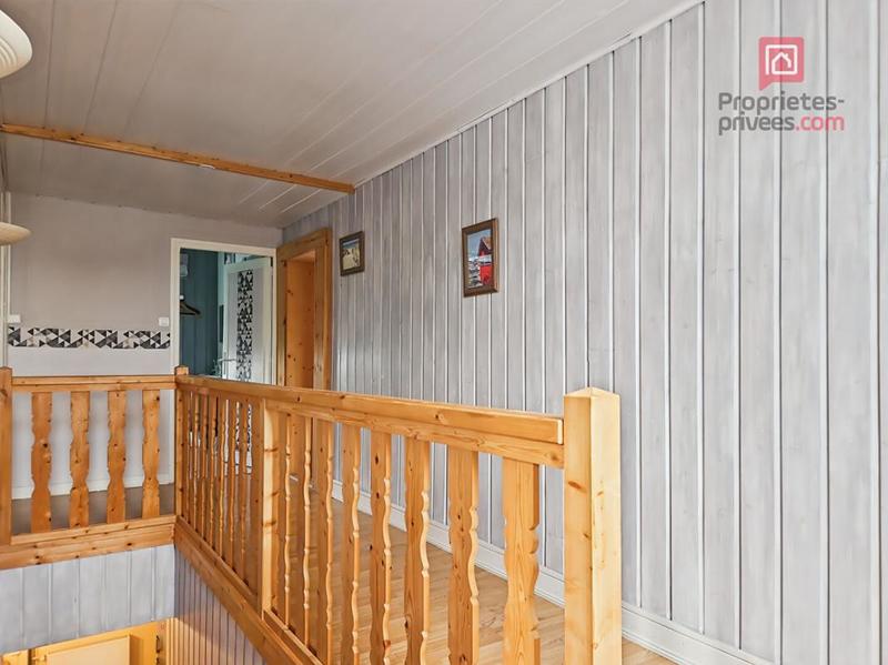 Maison - 233 m² - 7 pièces