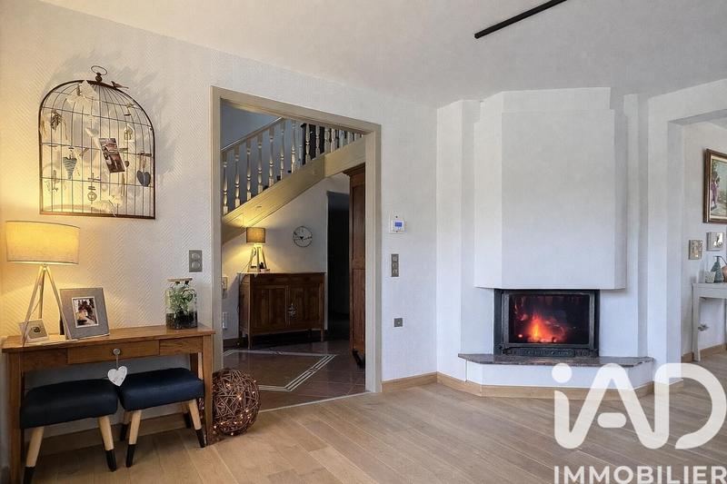 Maison - 196 m² - 7 pièces