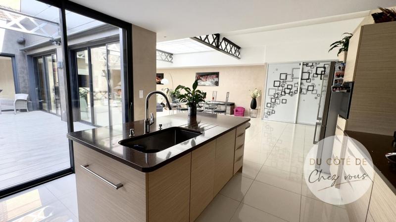 Maison - 295 m² - 8 pièces