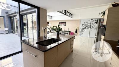 Maison - 295 m² - 8 pièces