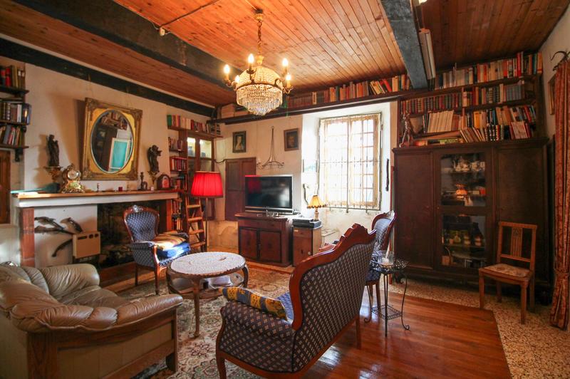 Château - 201 m² - 8 pièces