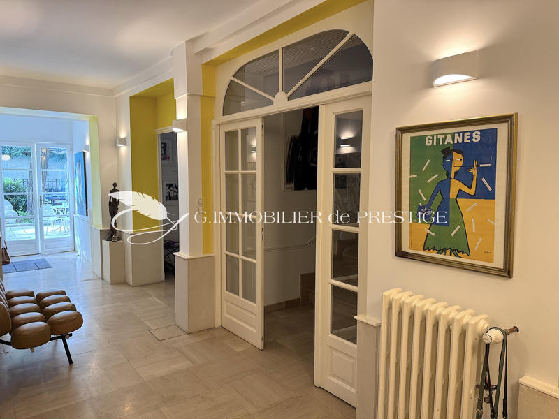 Maison - 285 m² - 11 pièces