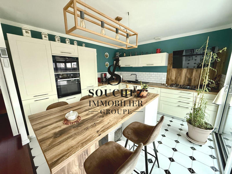 Maison - 134 m² - 8 pièces