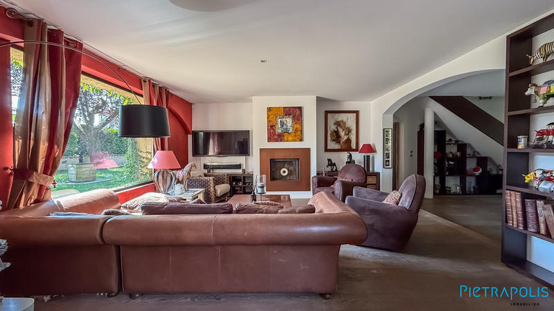 Villa - 310 m² - 9 pièces