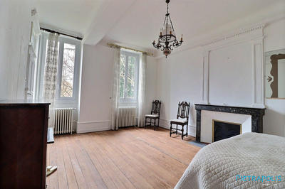 Maison - 263 m² - 9 pièces