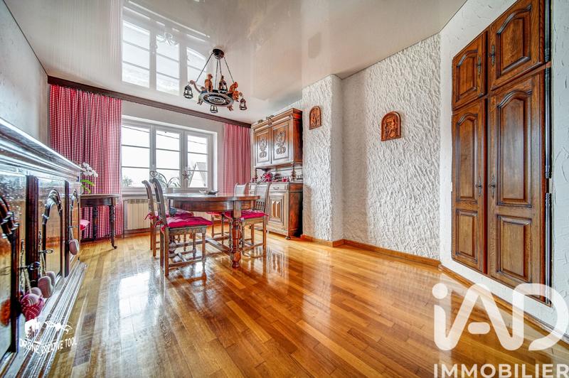 Maison - 269 m² - 10 pièces