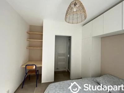 Chambre - 13 m² - 1 pièce