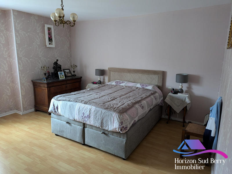 Maison - 234 m² - 8 pièces