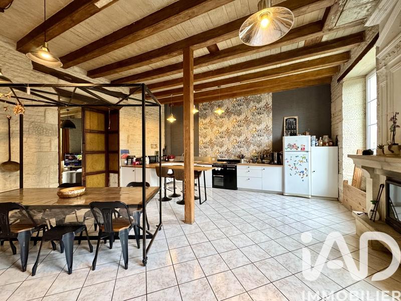 Maison - 238 m² - 6 pièces