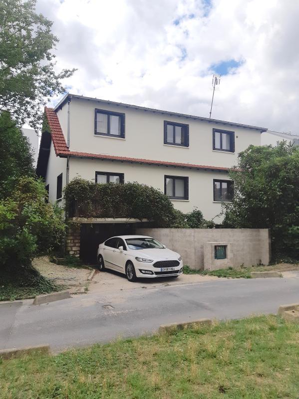 Pavillon - 254 m² - 8 pièces