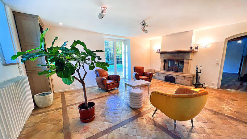 Maison - 432 m² - 10 pièces