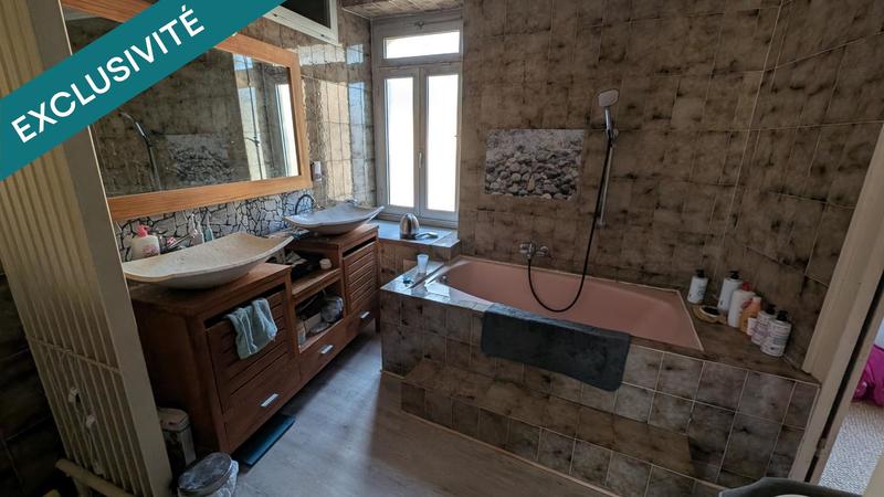 Maison - 204 m² - 9 pièces