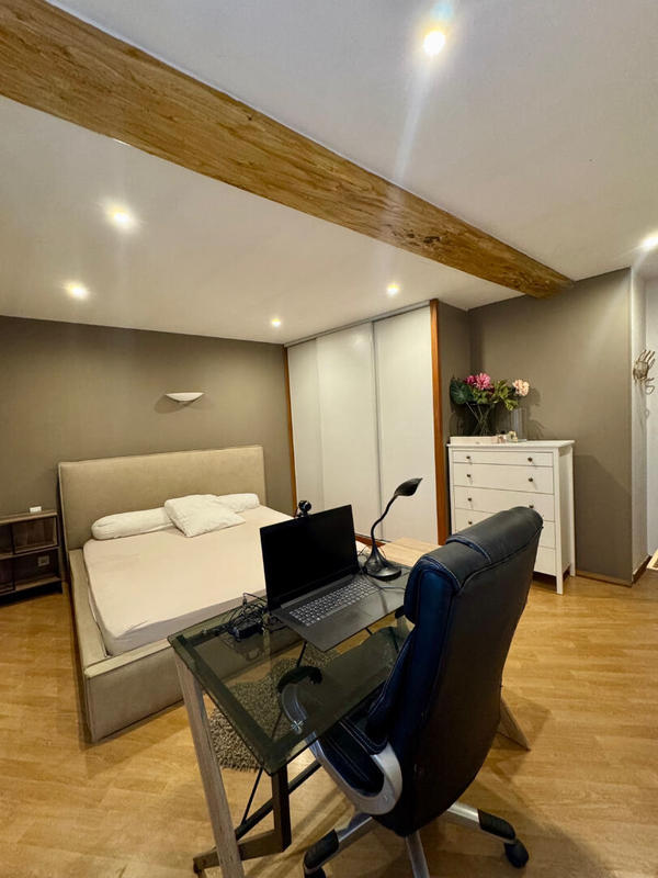 Maison - 230 m² - 6 pièces