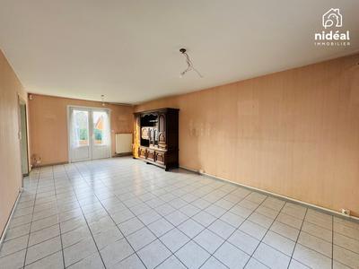 Maison traditionnelle - 90 m² - 4 pièces