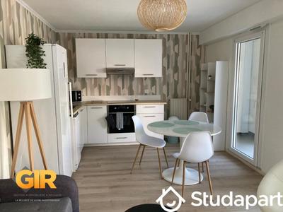 Chambre - 9 m² - 1 pièce