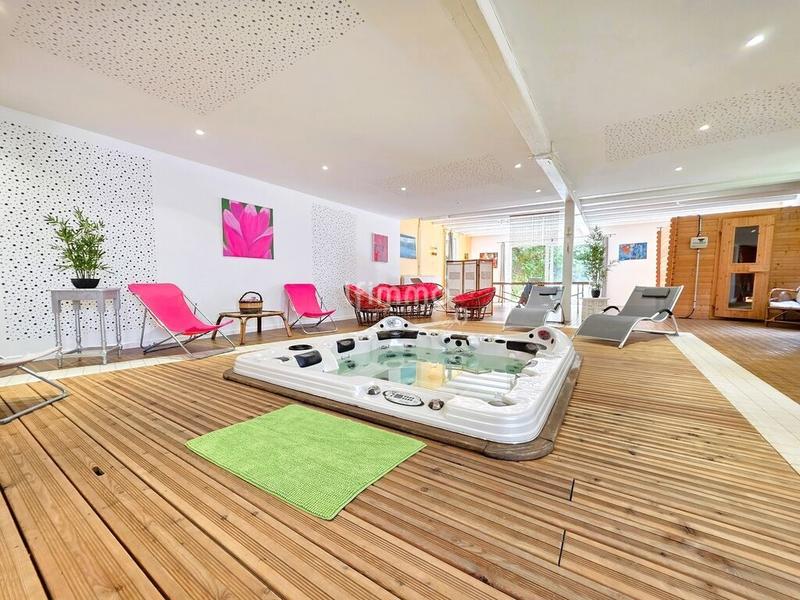 Maison - 500 m² - 14 pièces