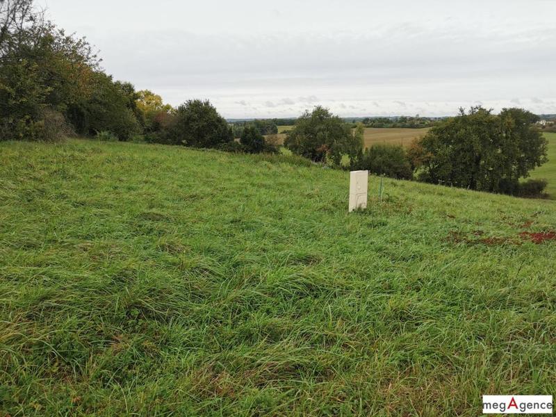 Terrain constructible - 1 940 m²