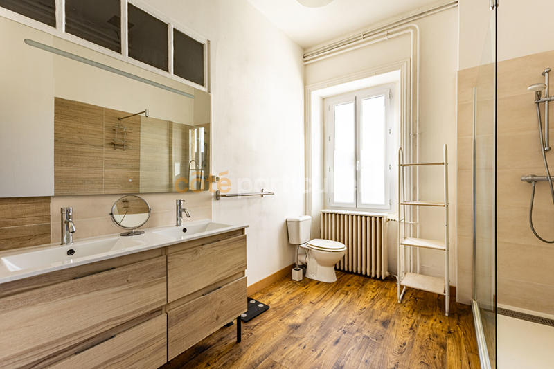 Maison - 360 m² - 10 pièces