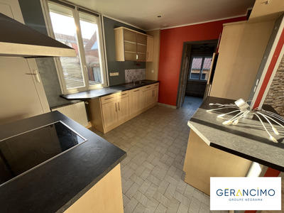 Maison - 90 m² - 4 pièces