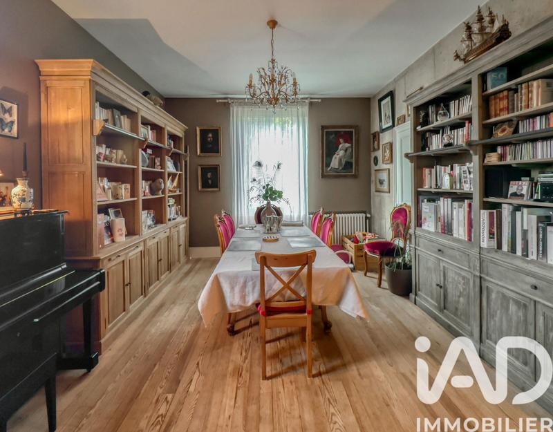 Maison - 225 m² - 8 pièces