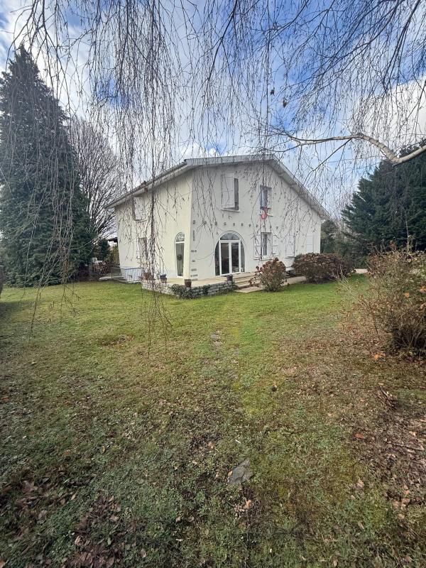 Maison - 180 m² - 7 pièces
