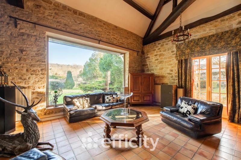 Maison - 300 m² - 7 pièces