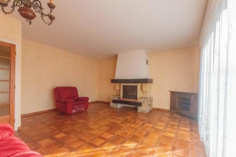 Maison - 196 m² - 9 pièces