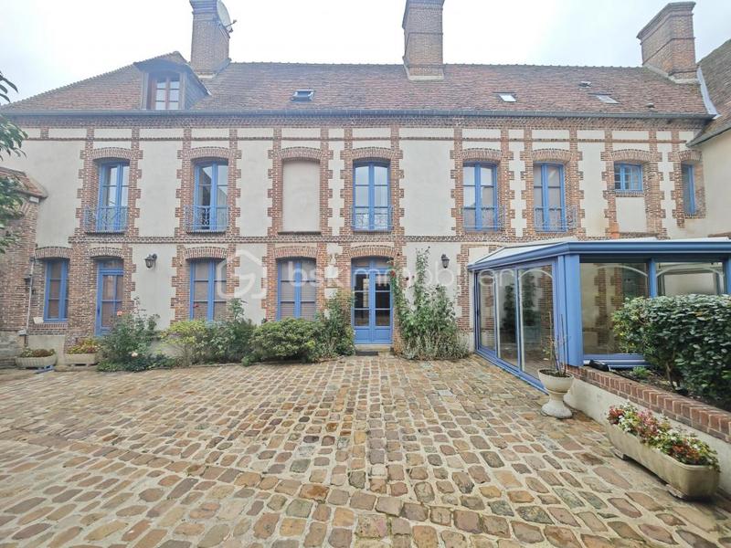 Maison de ville - 210 m² - 9 pièces