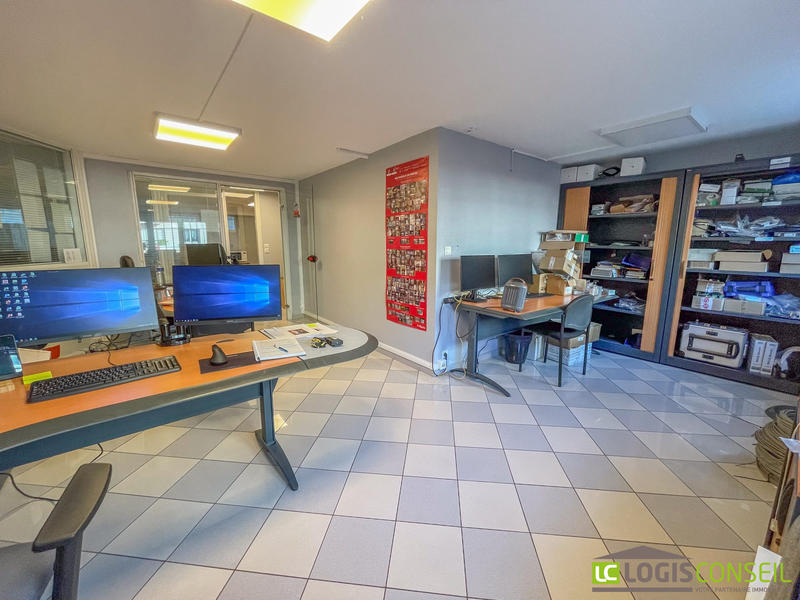 Local commercial - 113 m² - 5 pièces