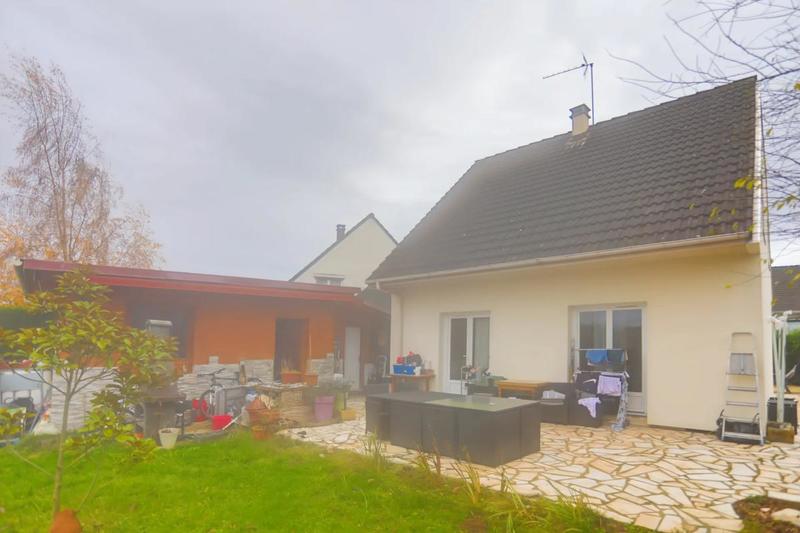 Maison - 90 m² - 4 pièces