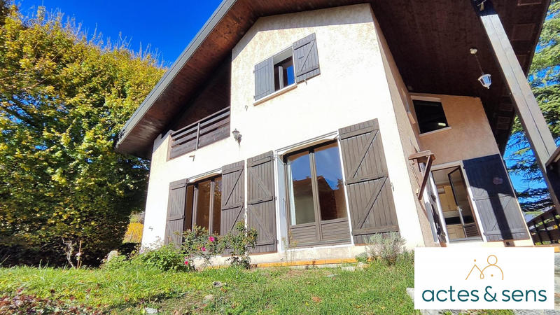 Maison - 207 m² - 10 pièces