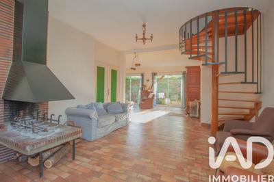 Maison - 230 m² - 7 pièces