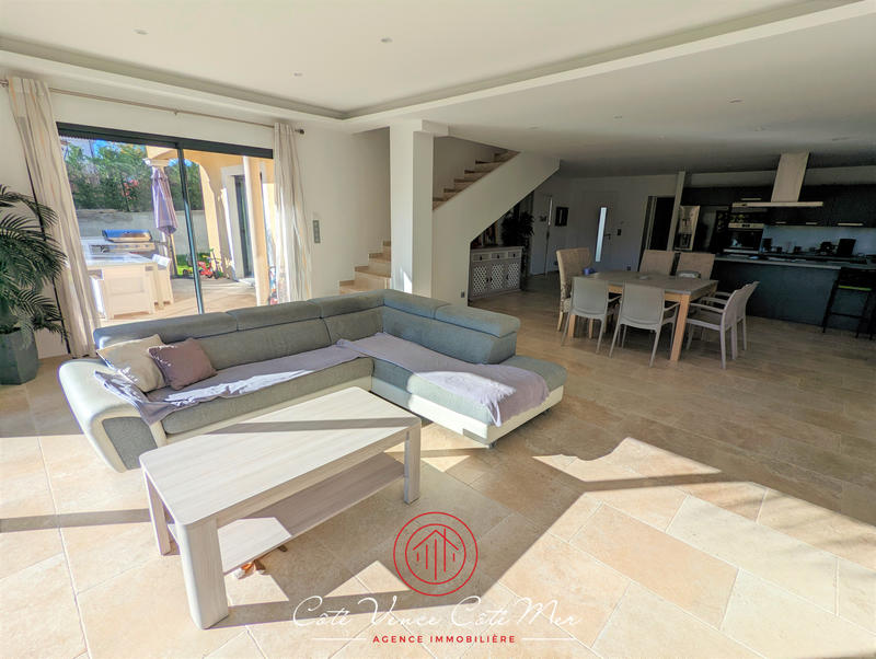 Maison - 160 m² - 6 pièces