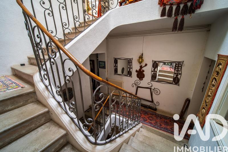 Maison - 345 m² - 10 pièces