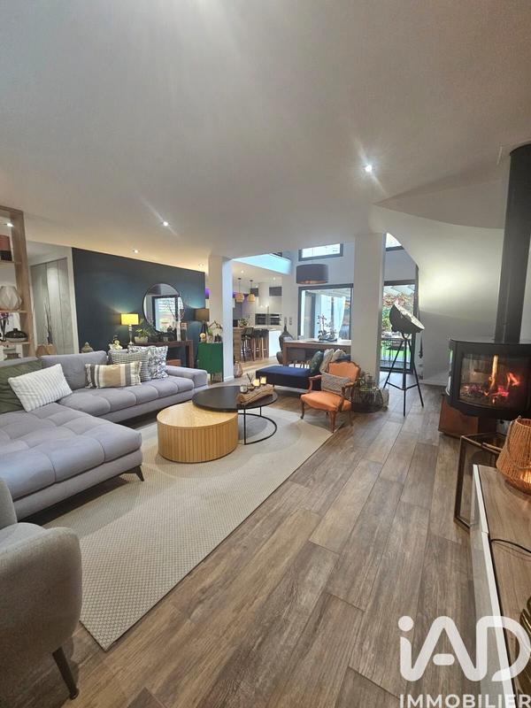 Maison - 168 m² - 7 pièces