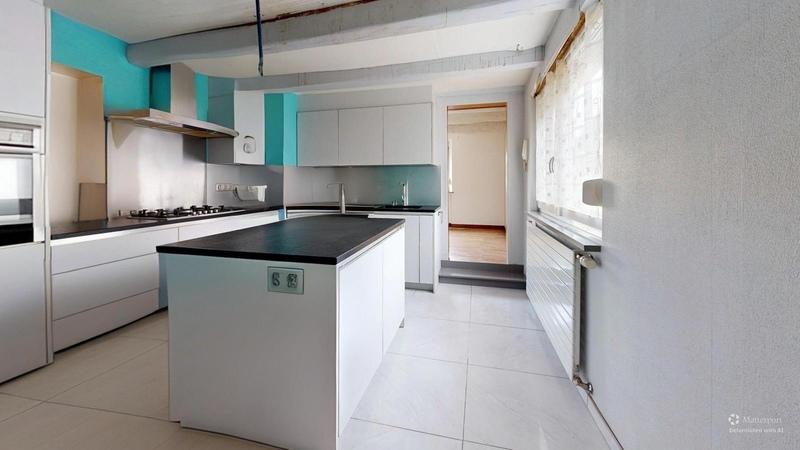 Maison traditionnelle - 224 m² - 7 pièces