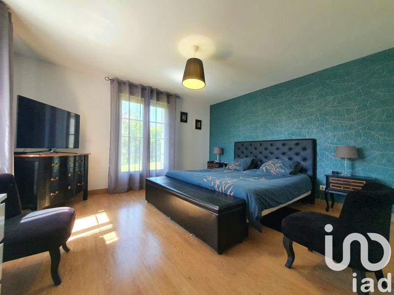 Maison - 218 m² - 8 pièces