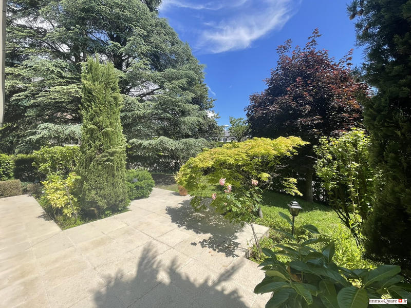 Villa - 249 m² - 9 pièces