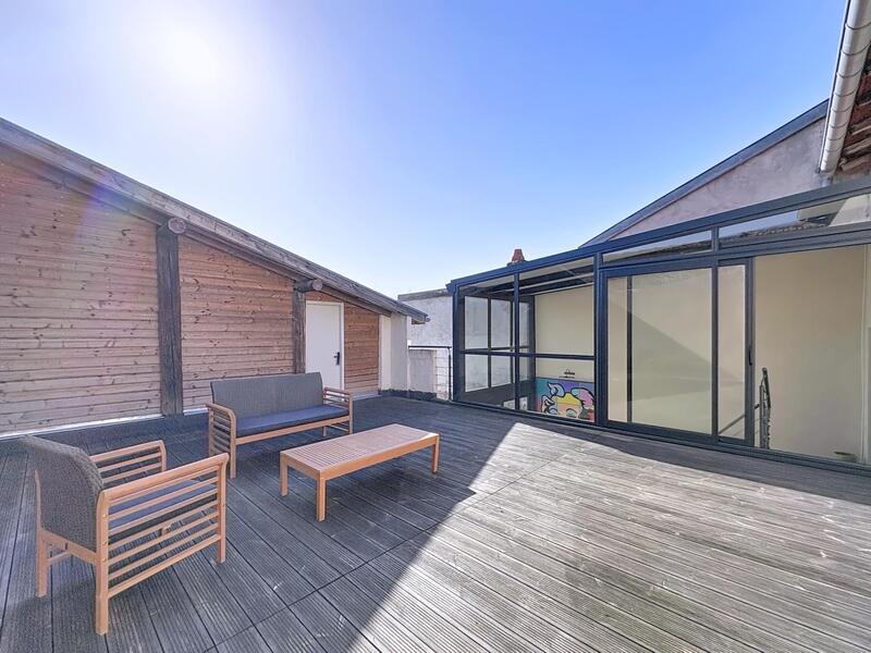 Maison - 250 m² - 7 pièces