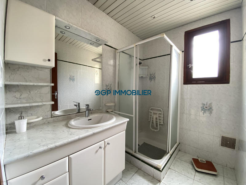 Maison traditionnelle - 94 m² - 4 pièces