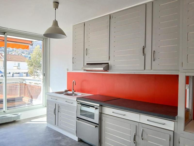 Appartement - 81 m² - 4 pièces