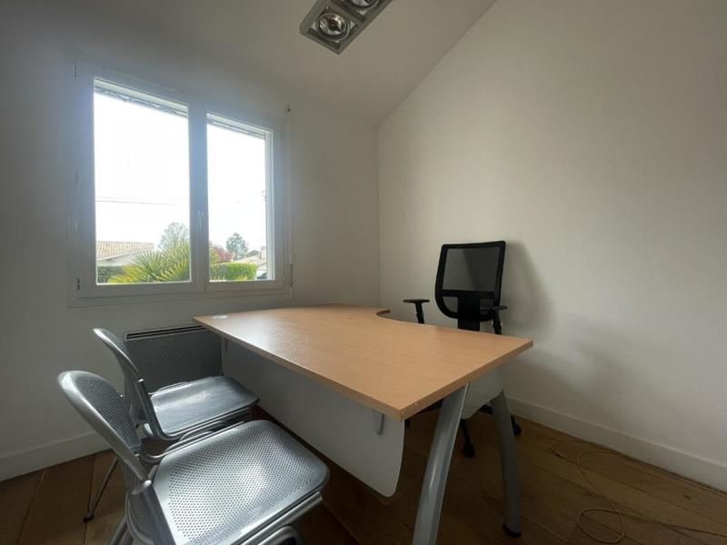 Local commercial - 91 m² - 4 pièces